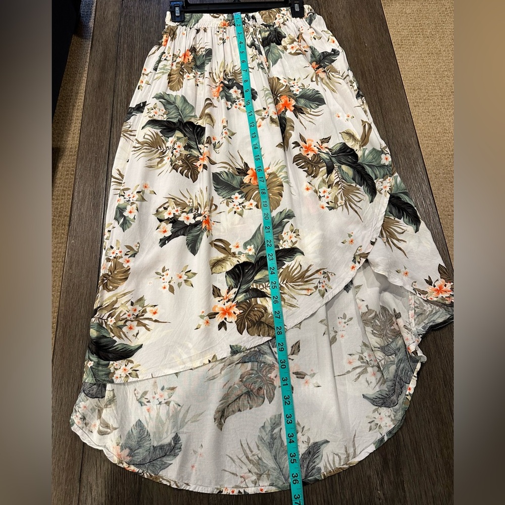 Rip Curl White Floral High-Low Skirt with Green and Orange Accents - Picture 4 of 9